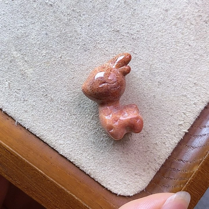 硅化玉颈饰未镶嵌