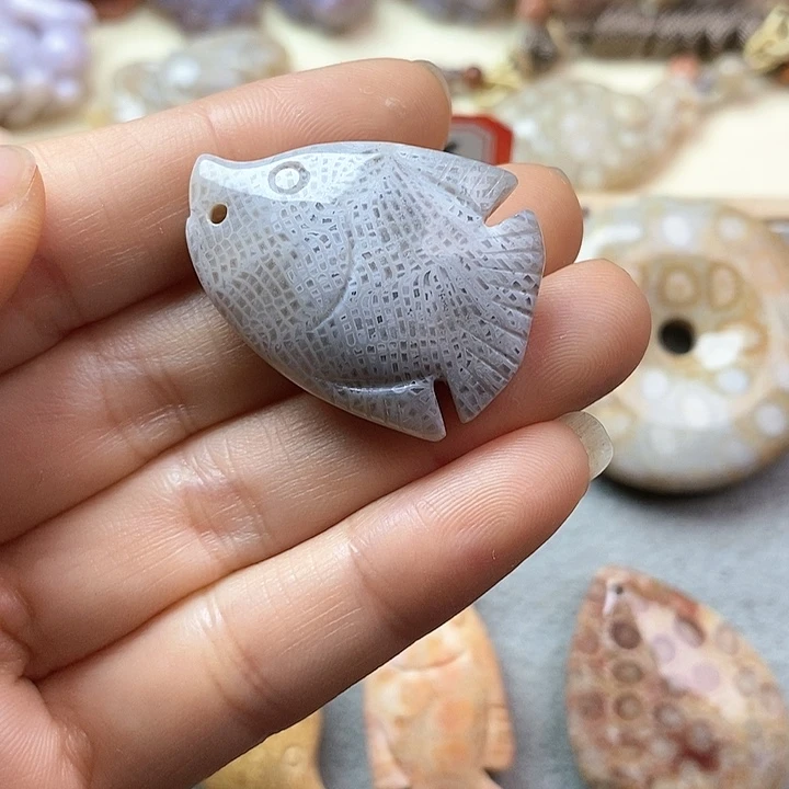 硅化玉颈饰未镶嵌果*∝