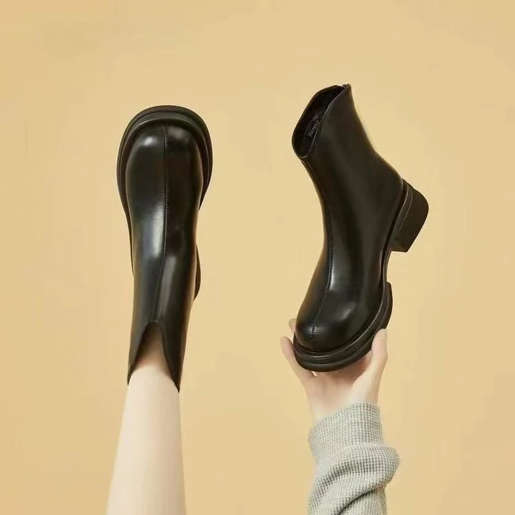 软皮2024新款秋冬季超火网红爆款马丁靴女棕色厚底粗跟瘦瘦小短靴