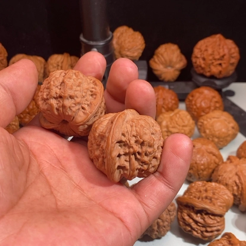 【闪购商品】文玩核桃把件馮**、