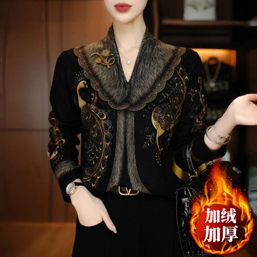 2025秋冬新款设计感印花加绒保暖打底衫气质百搭减龄V领长袖上衣