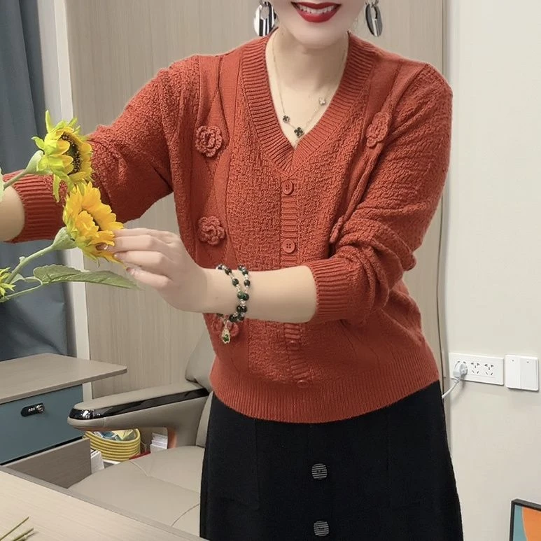 2025秋冬新款洋气百搭妈妈减龄纯色针织衫上衣V领纯色套头毛衣女