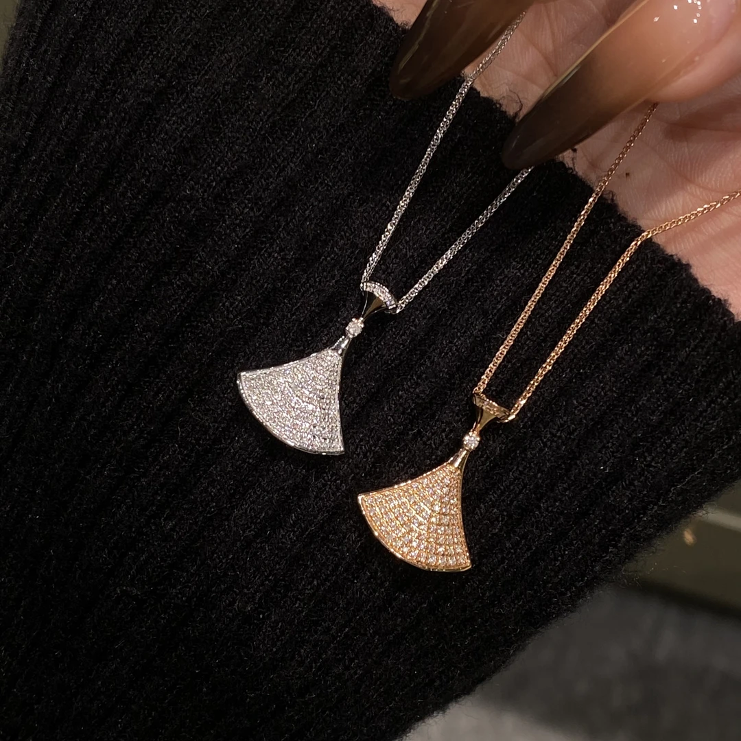 QANNA【满钻裙子】18K金轻奢灵动钻石吊坠（不含链）AF多样性发其一