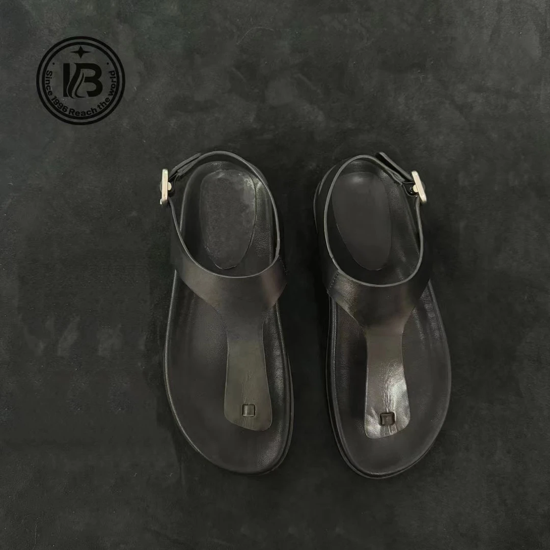 2024夏季新品女鞋黑色马皮夹趾平底百搭休息凉鞋舒适时尚坡跟