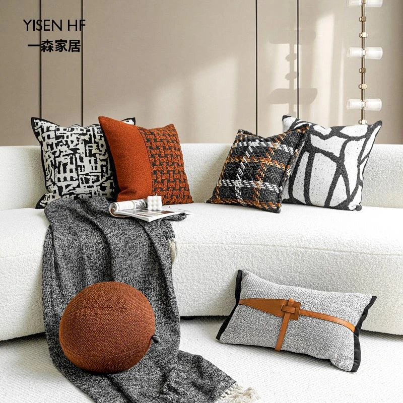 YISEN现代焦糖色抱枕黑白靠垫轻奢复古靠枕高档靠包腰枕抱枕沙发