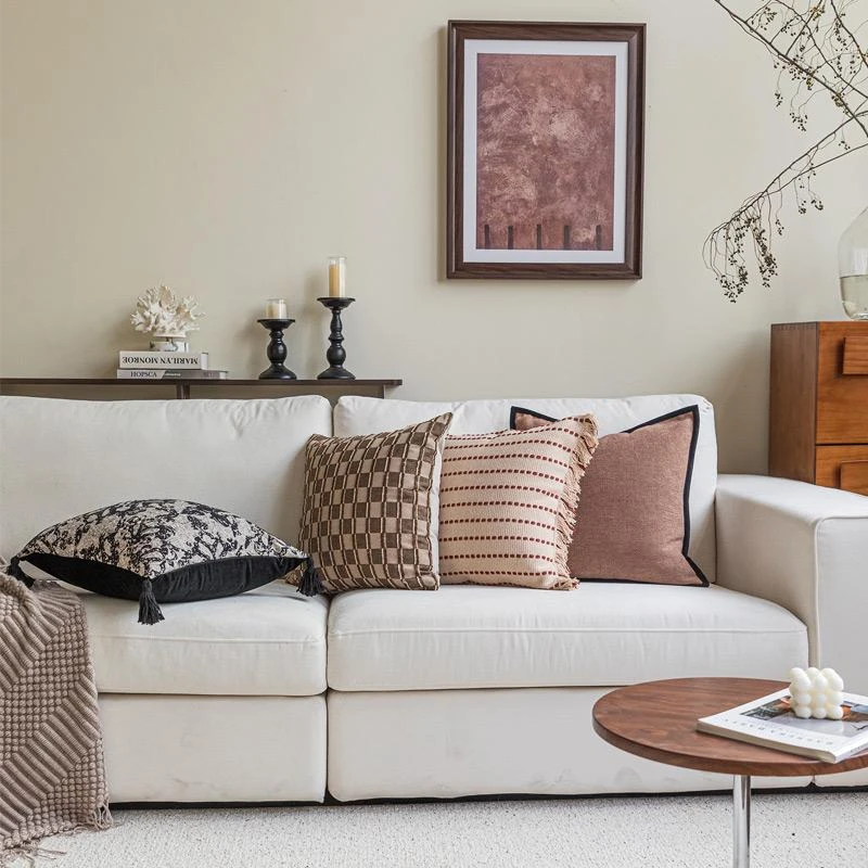 中古侘寂风红棕色抱枕沙发客厅法式复古靠枕黑色靠垫飘窗靠包民宿