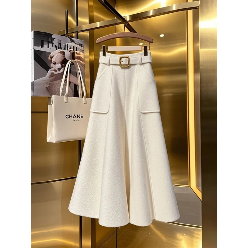 今年流行爆款白色a字半身裙女秋季新款高级感减龄高腰显瘦长裙子