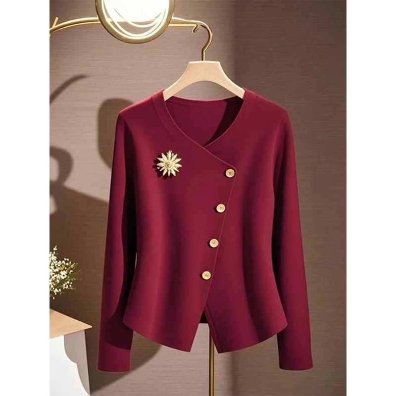 今年流行赫本风酒红色长袖开衫外套女早秋季新款遮肉通勤百搭上衣