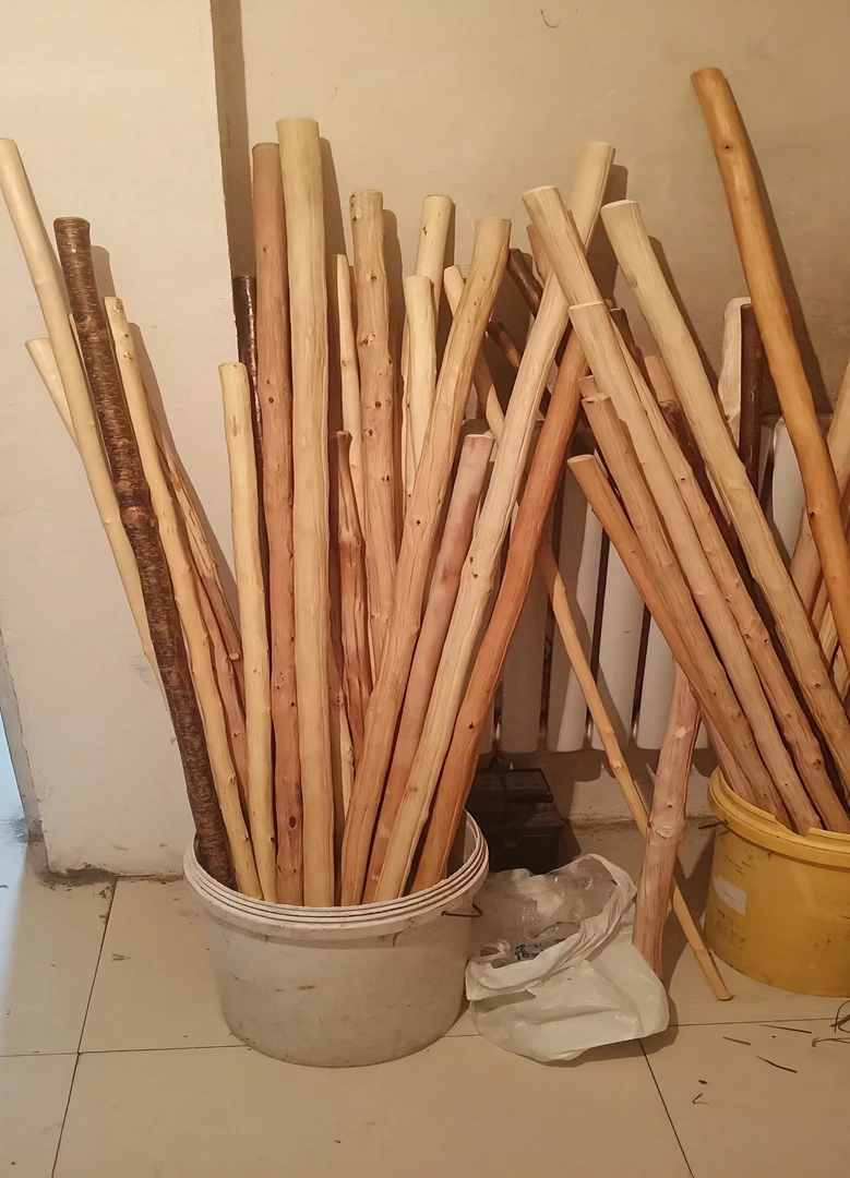 本店售卖.各种木制.拐杖.登山杖咱们是源头产地物美价廉欢迎大家