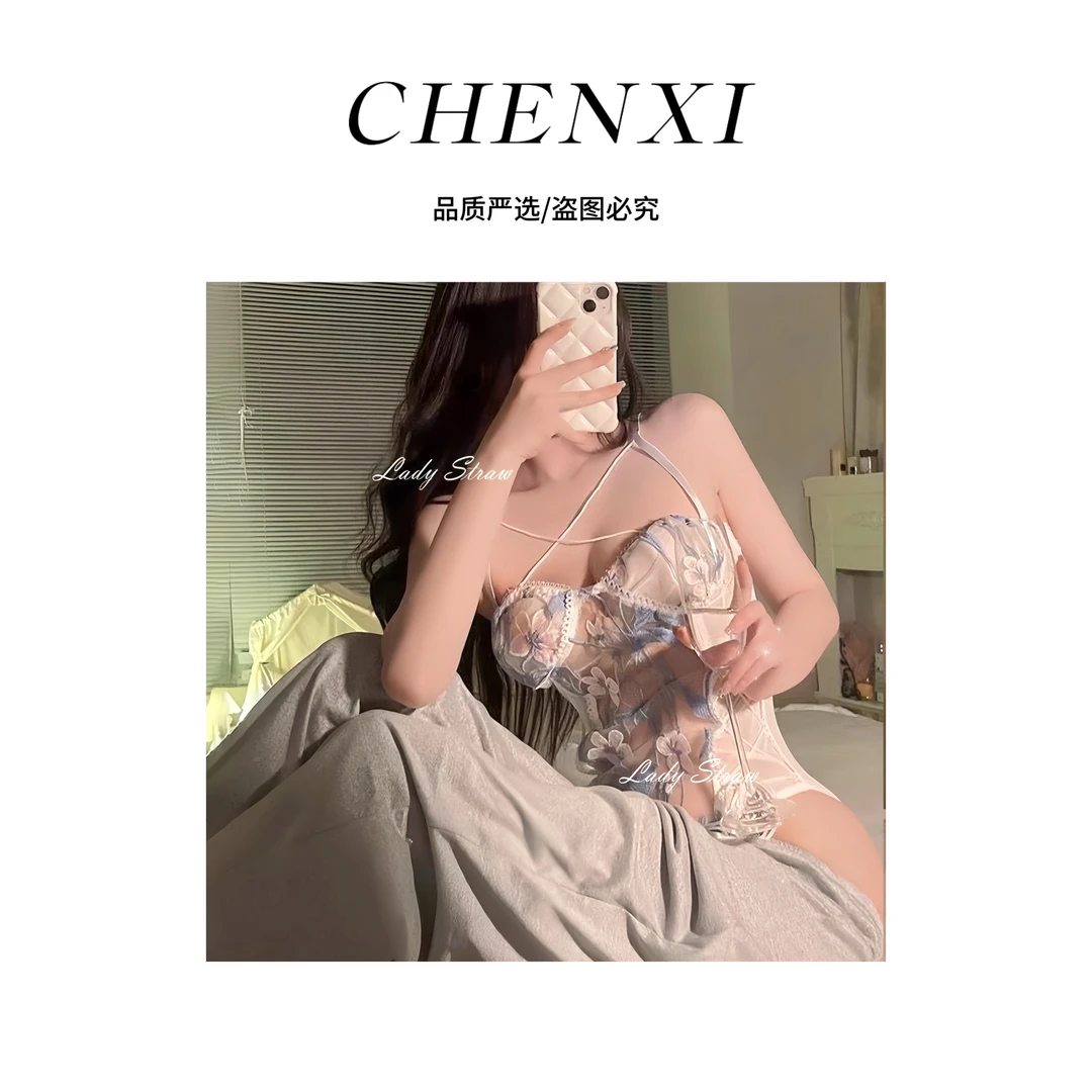 Sexshow嘿女孩重工蕾丝花朵绑带连体吊带