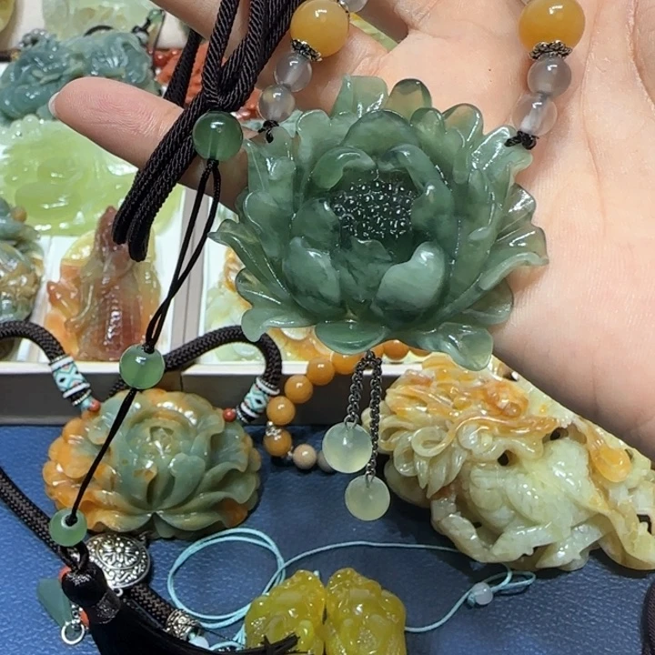 蛇纹石玉吊坠未镶嵌