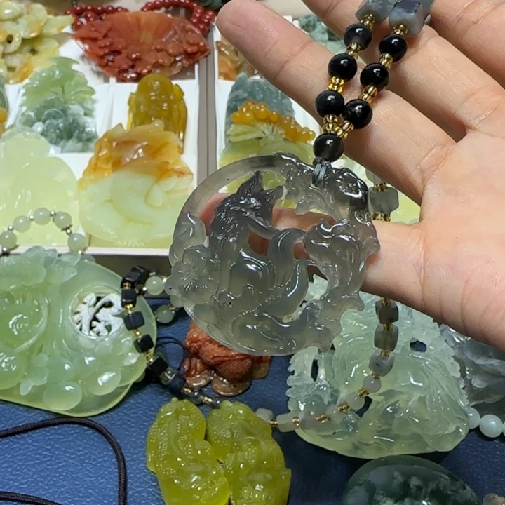 蛇纹石玉吊坠未镶嵌鲜*