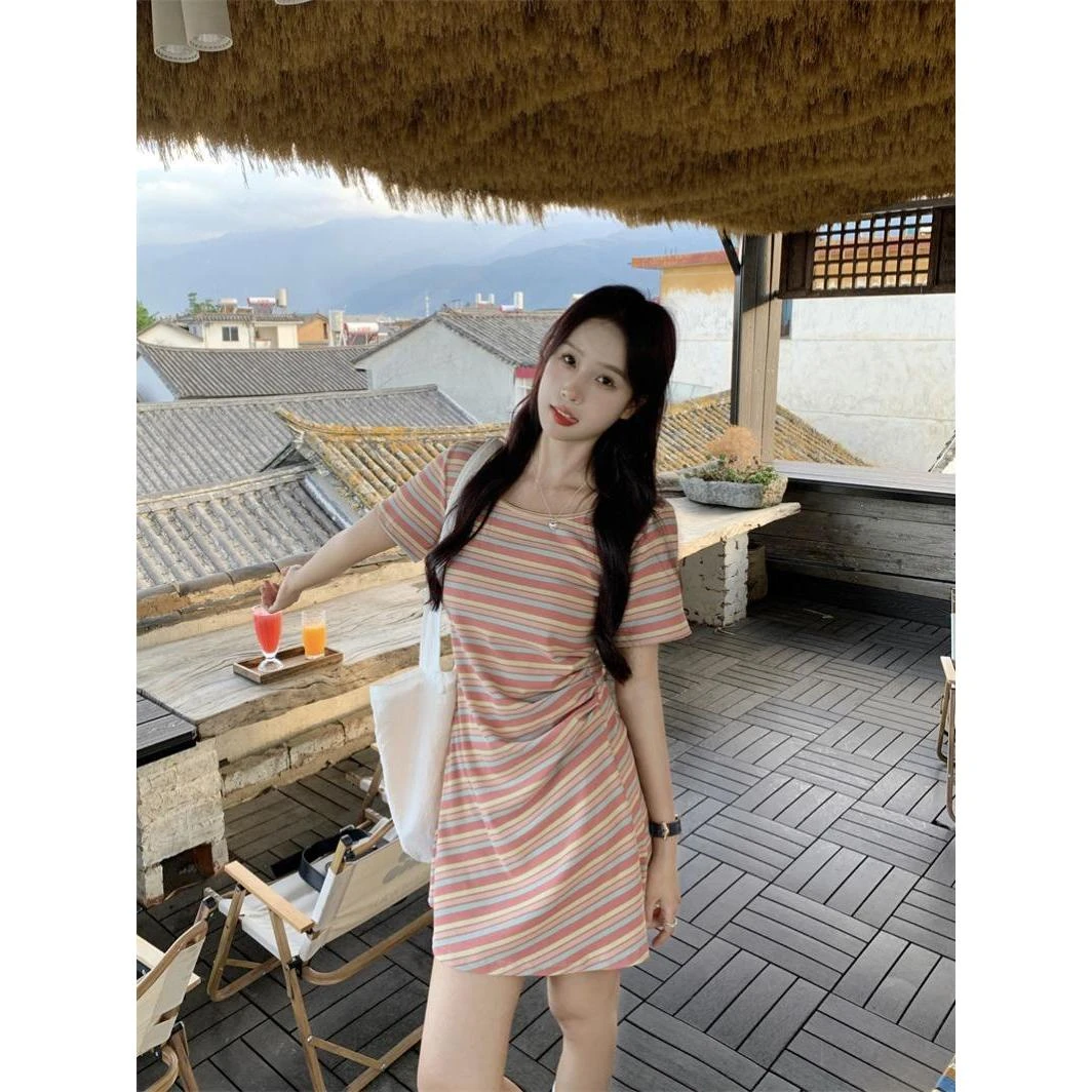 夏季甜美风彩虹条纹褶皱连衣裙女2024夏季收腰显瘦小个子连衣裙