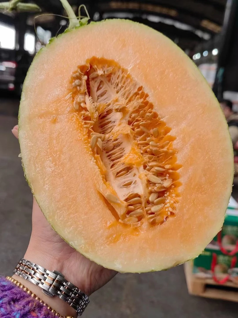 谭晓蜜哈密瓜 皮薄肉厚 脆甜 2个分装，4个分装