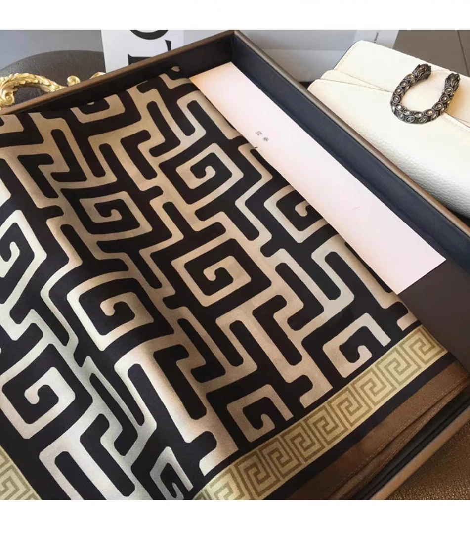 百搭回形设计风方巾110*110围巾