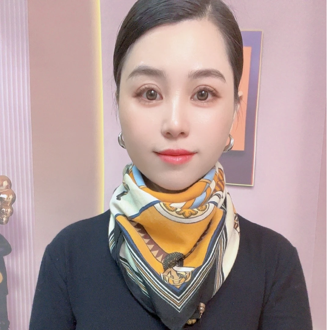 2024新款时尚潮流女士复古围巾女磁吸扣气质围脖保暖方巾