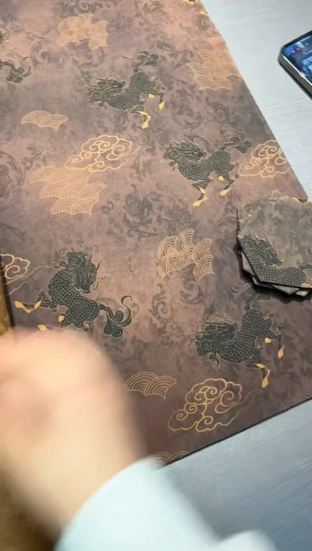 【闪购商品】玻璃茶盏香云纱茶席麒麟80*33+麒麟杯垫5个