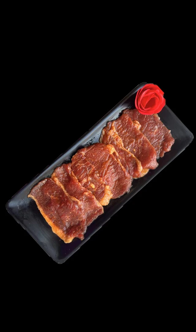 果味肥牛200g，调味肥牛200g，牛小肠200g，烧烤蘸料40g