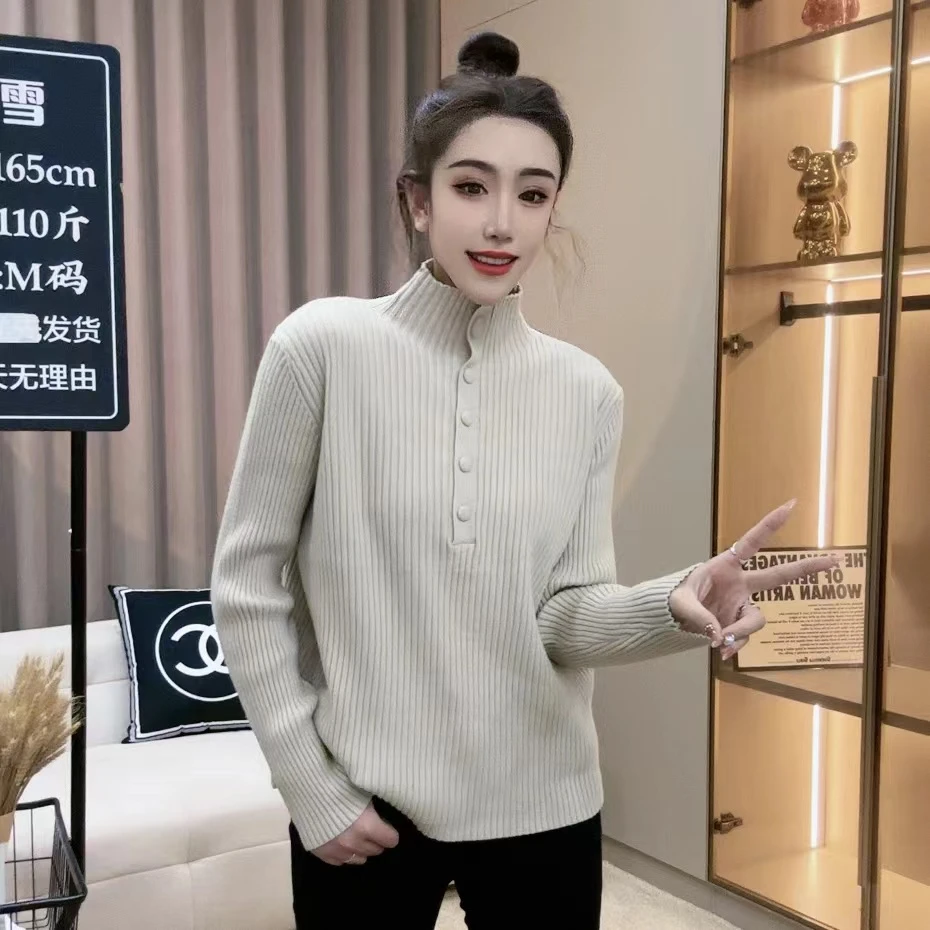 【小雪严选】半高领设计感纽扣竖纹毛衣针织衫女慵懒宽松显瘦上衣