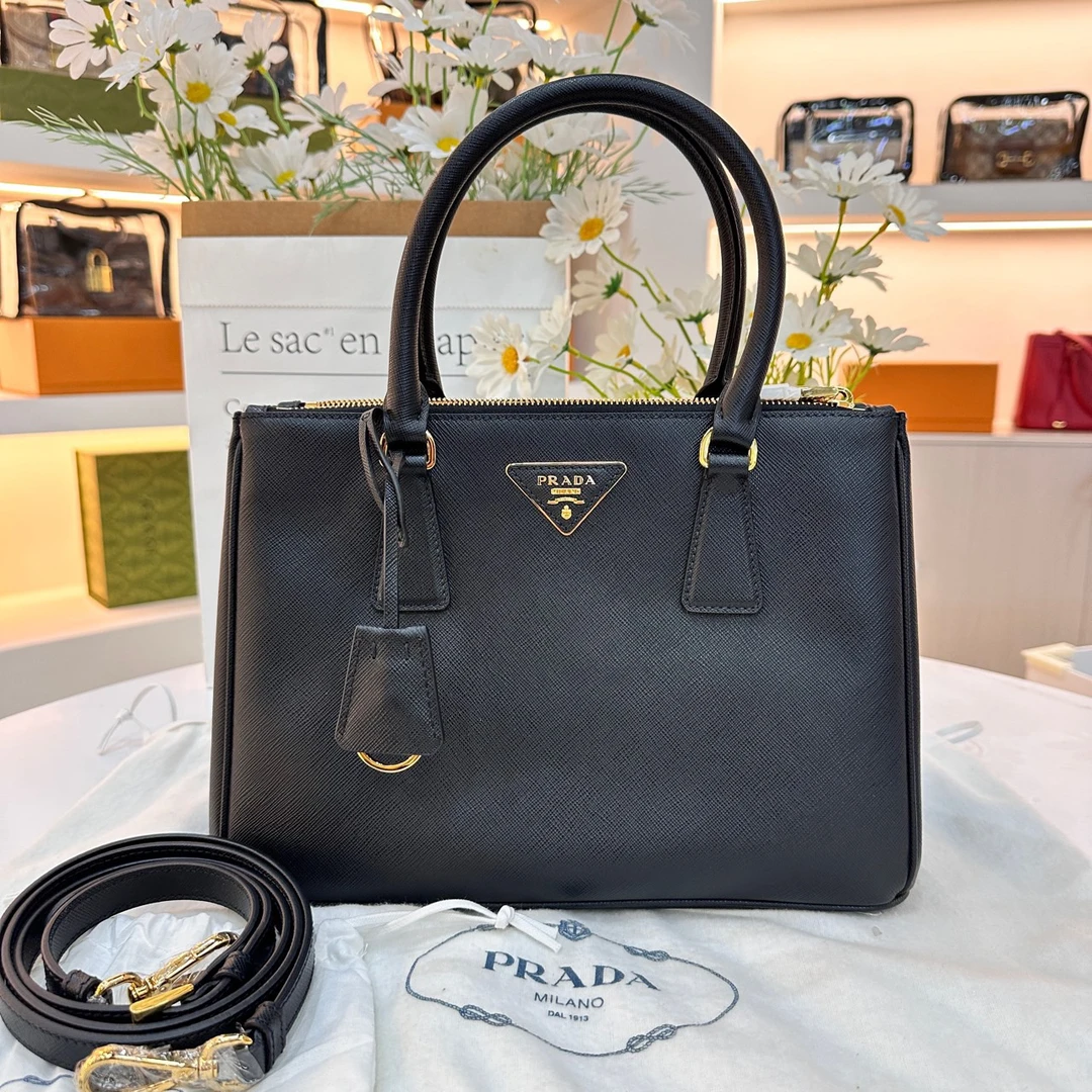 全新未使用 Prada/普拉达 Prada杀手包中号黑色
