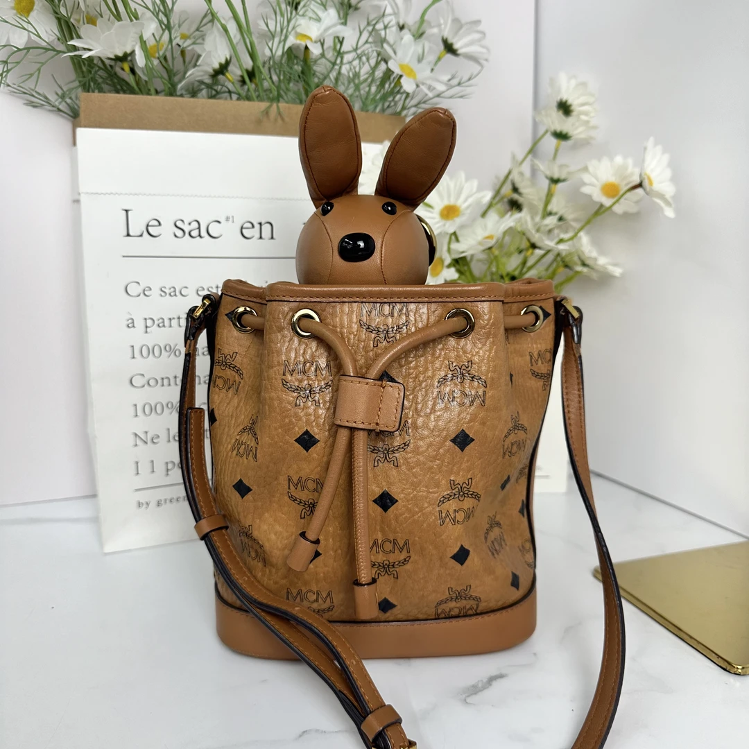 95新 MCM 兔子水桶包干邑色时尚经典