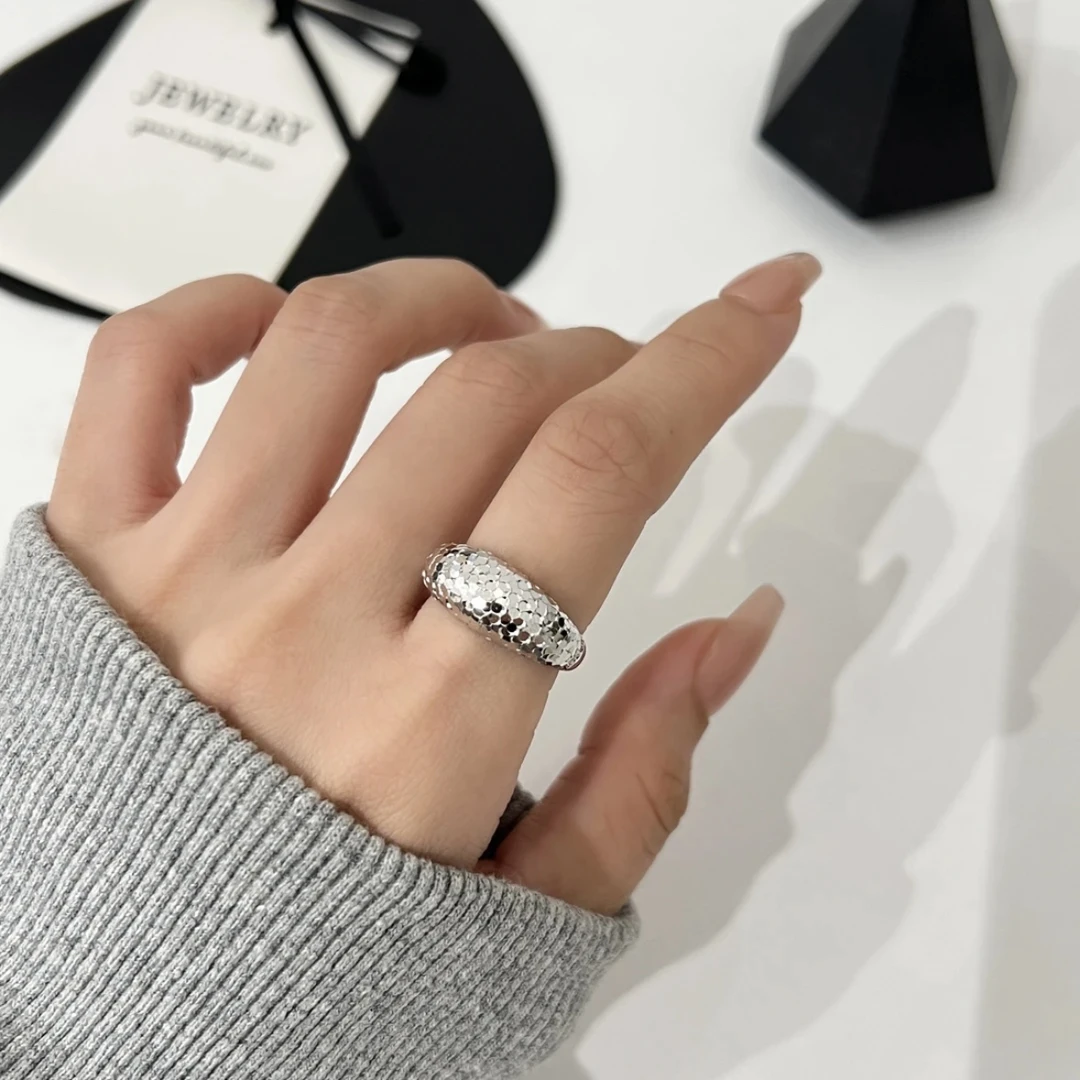 925银戒指 《吐司》小众设计师款高级感轻奢风碎冰冰弧形银戒指