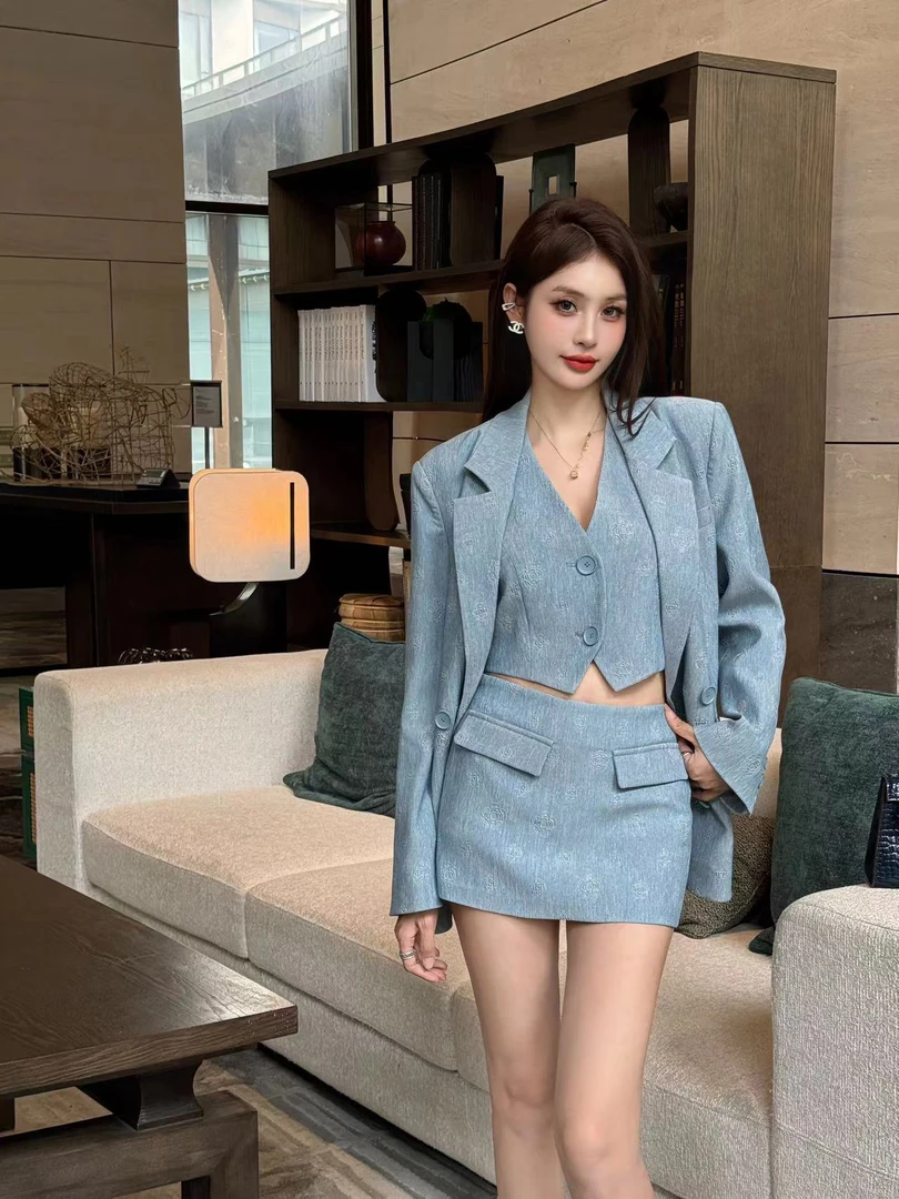 【十一家】甜辣妹西服外套+马甲+休闲短裤三件套装w1999