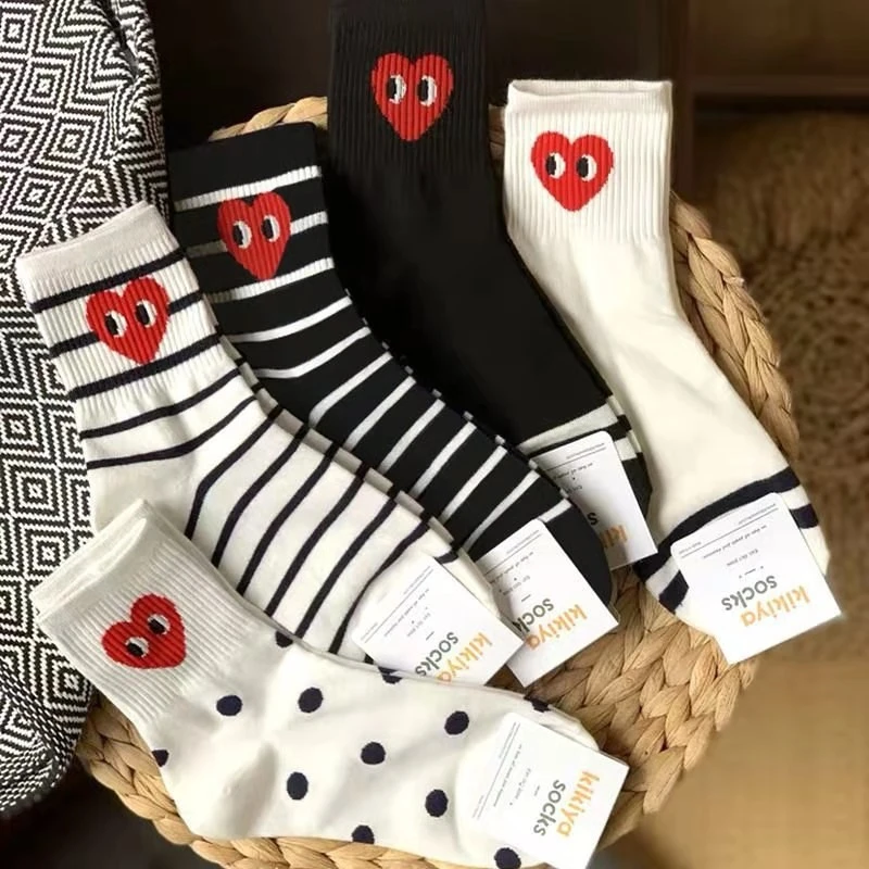 袜子女韩版黑白条纹波点纯色爱心潮款中筒休闲运动风ins潮牌同款
