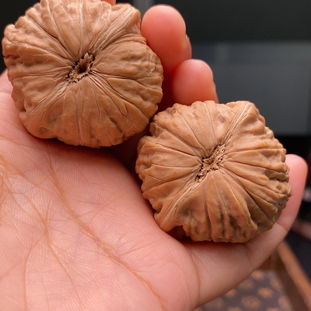 文玩核桃吊坠铁锤