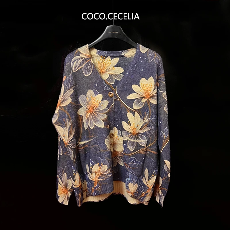 042 时尚走秀款白莲花针织开衫