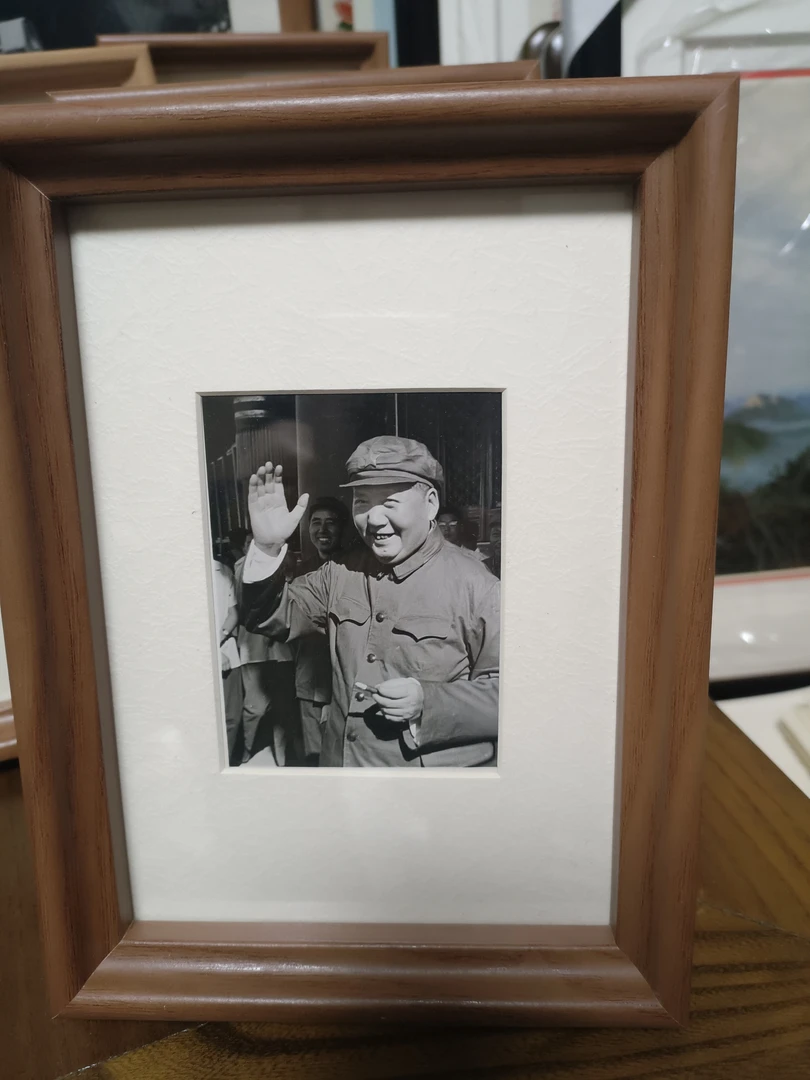 老照片，城楼挥手。外框尺寸20*15，保真包老