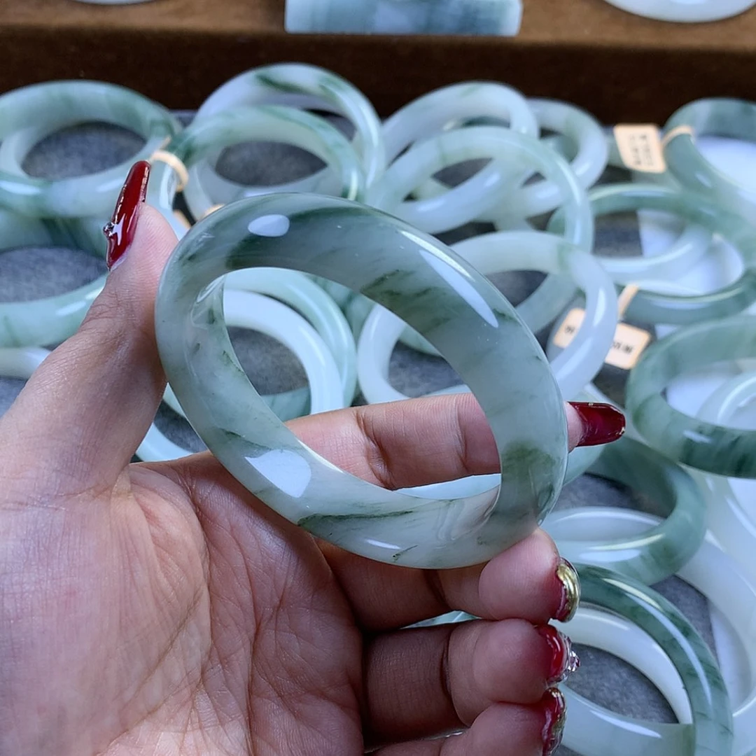 【闪购商品】石英质玉手镯未镶嵌