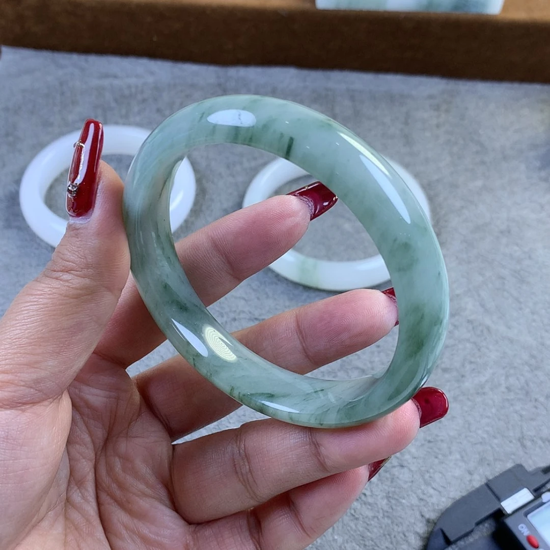 【闪购商品】石英质玉手镯未镶嵌