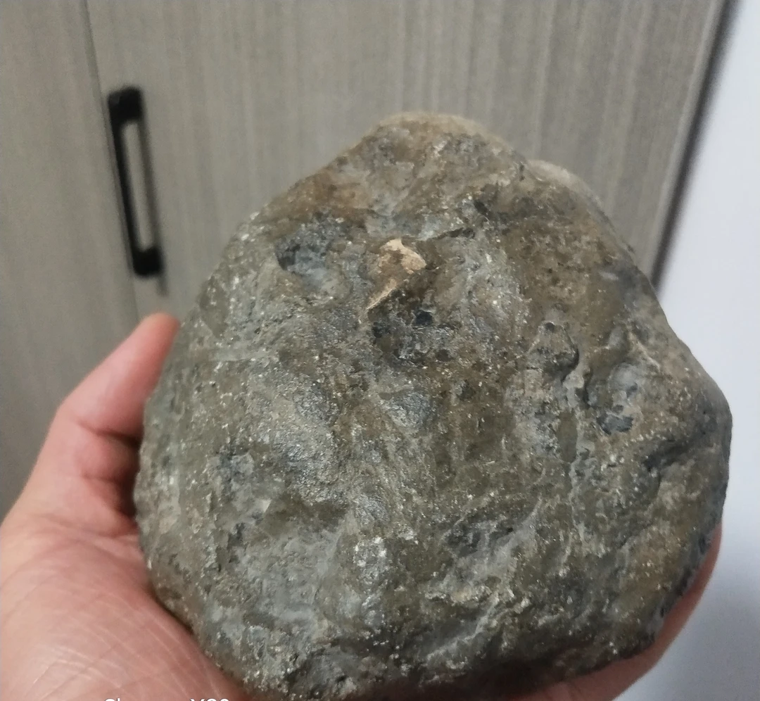 冲击熔融无球粒陨石！2022年发现于利比亚！1596克