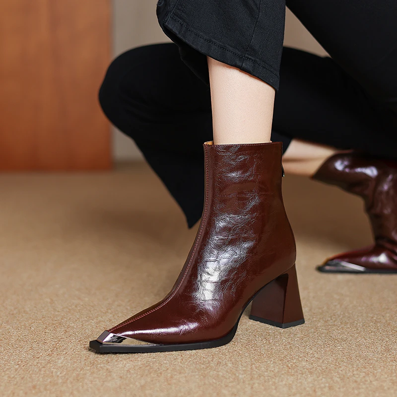 7CM时尚粗高跟短靴女百搭法式通勤时装靴秋冬新款金属头时装靴子