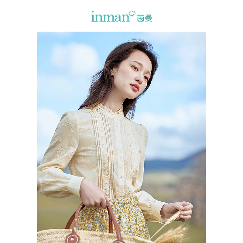 茵曼清新文艺蕾丝拼接绣花衬衣新款荷叶边立领长袖上衣18332206