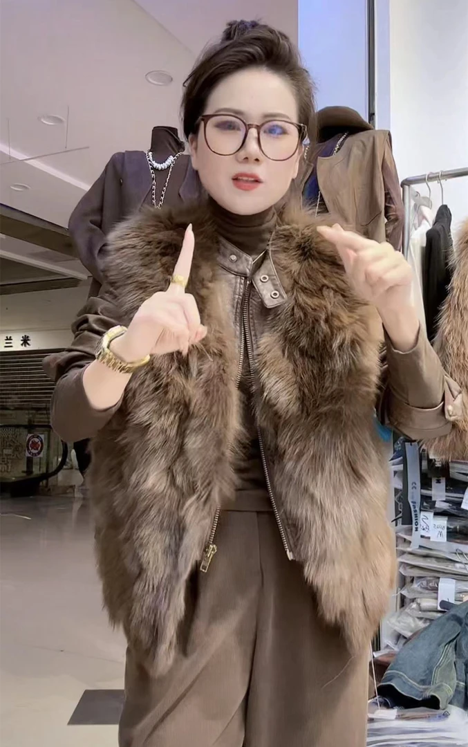 狐狸毛皮草马甲女短款外套2024秋冬新款年轻款