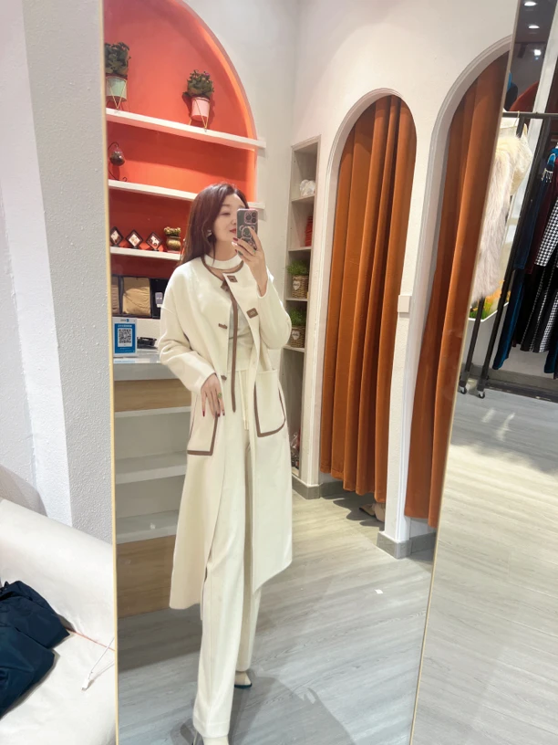 羊绒大衣，里面有桑蚕丝