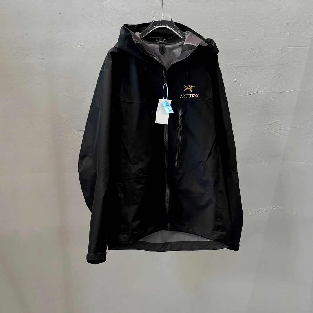 99新 ARC'TERYX/始祖鸟 硬壳 冲锋衣男款黑金/M码/SW23807
