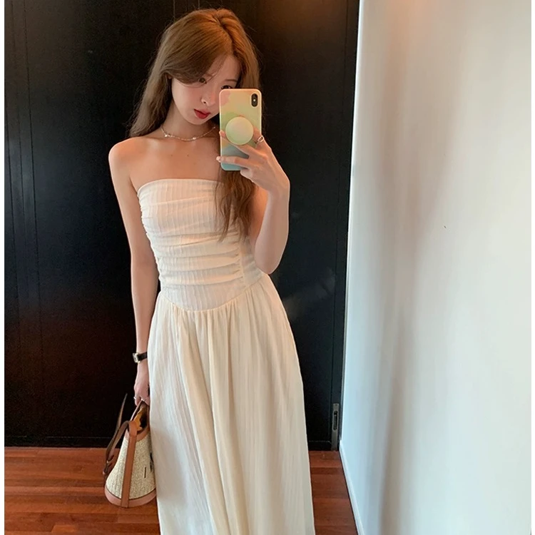 2024春季新款韩系叛逆千金风盐系裙子气质杏色抹胸压褶高腰连衣裙