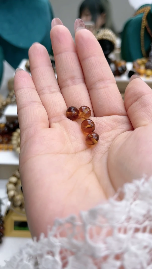 【闪购商品】琥珀颈饰未镶嵌抚顺琥珀