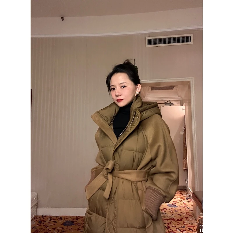 Ching ging/顷之冬季长款连帽拼接显瘦羽绒服  YR619