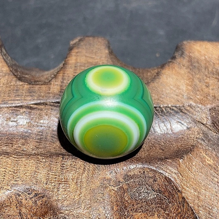 缠丝玛瑙象形单珠吊坠挂件，尺寸20mm左右