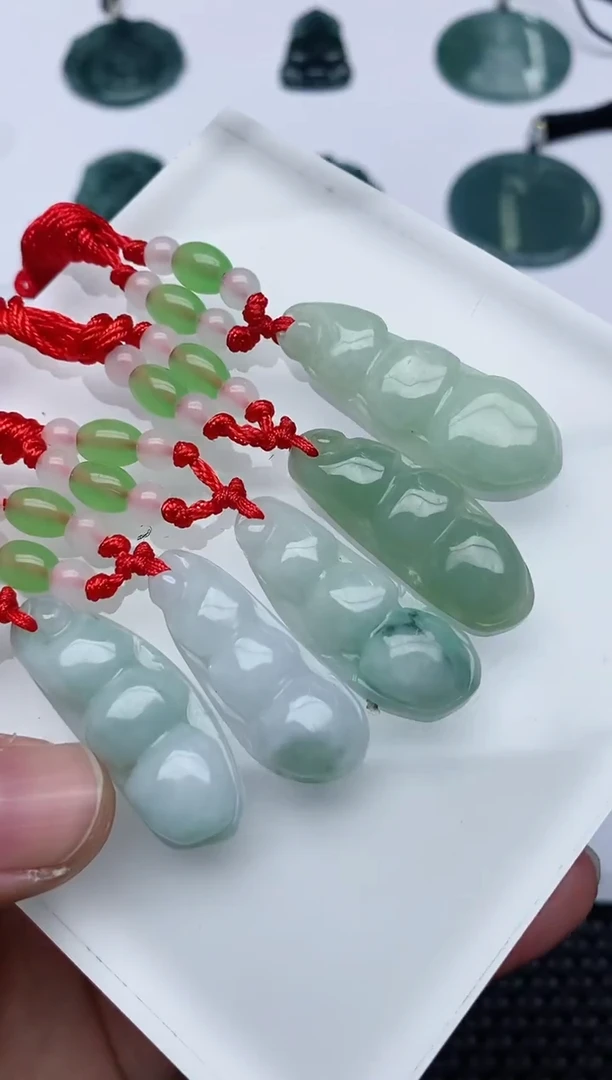 【闪购商品】翡翠颈饰未镶嵌福豆多样性发货随机发货