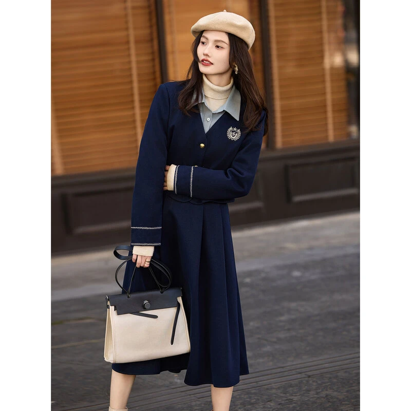 时尚学院风羽绒服套装SXYRF23140