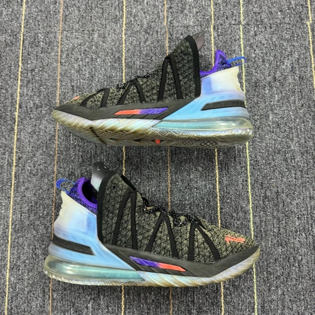 （42码）詹姆斯LBJ18篮球鞋/姆巴佩/配盒/DB7644-001公价1059