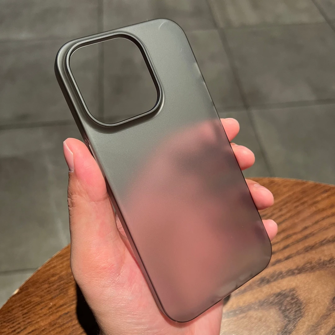 肤感磨砂硬壳iPhone15pro大孔镜头苹果14/13proMAX薄款手机壳简约