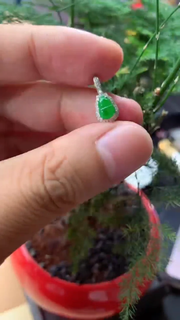【闪购商品】翡翠颈饰18K金镶嵌葫芦