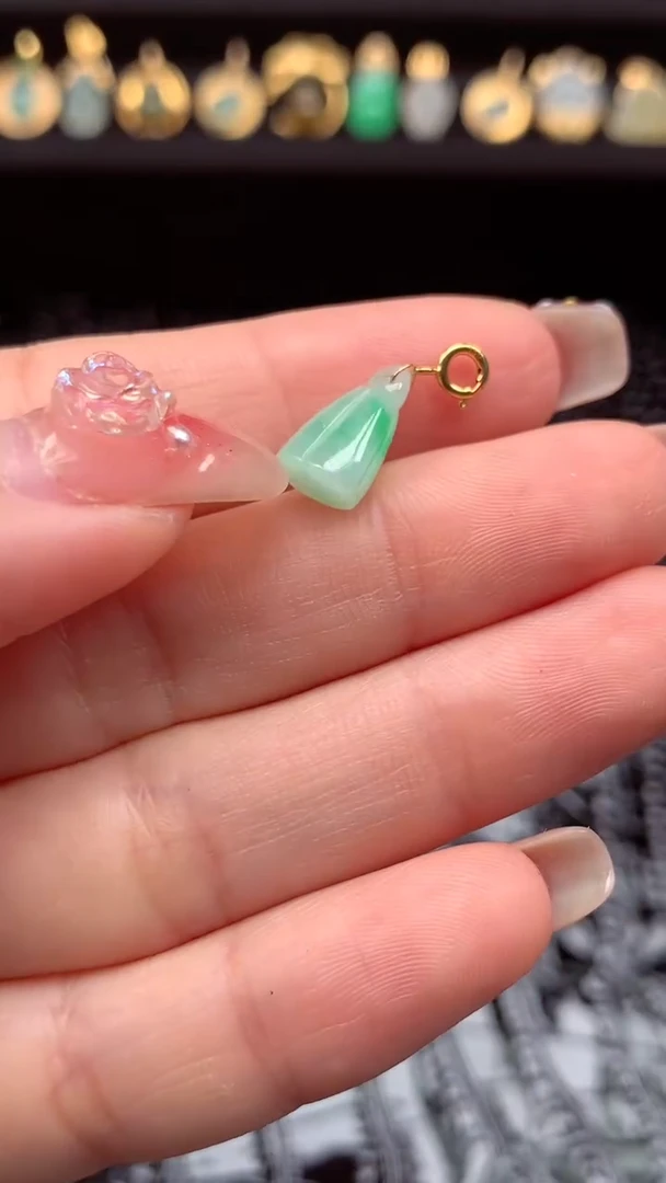 【闪购商品】翡翠颈饰18K金镶嵌滴流