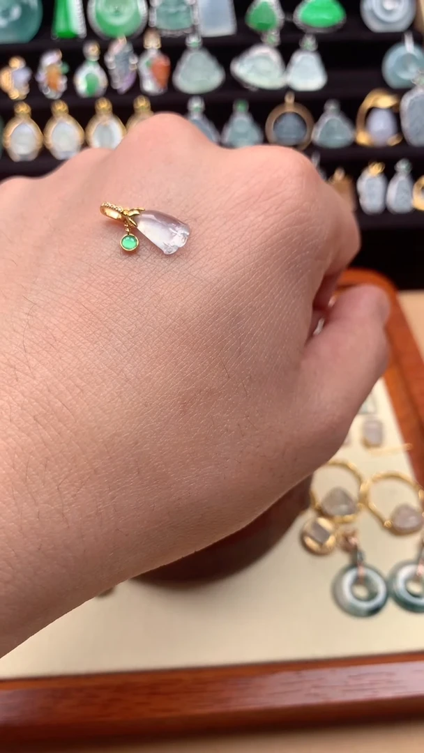 【闪购商品】翡翠颈饰18K金镶嵌莲蓬48小时鉴赏期过期不退